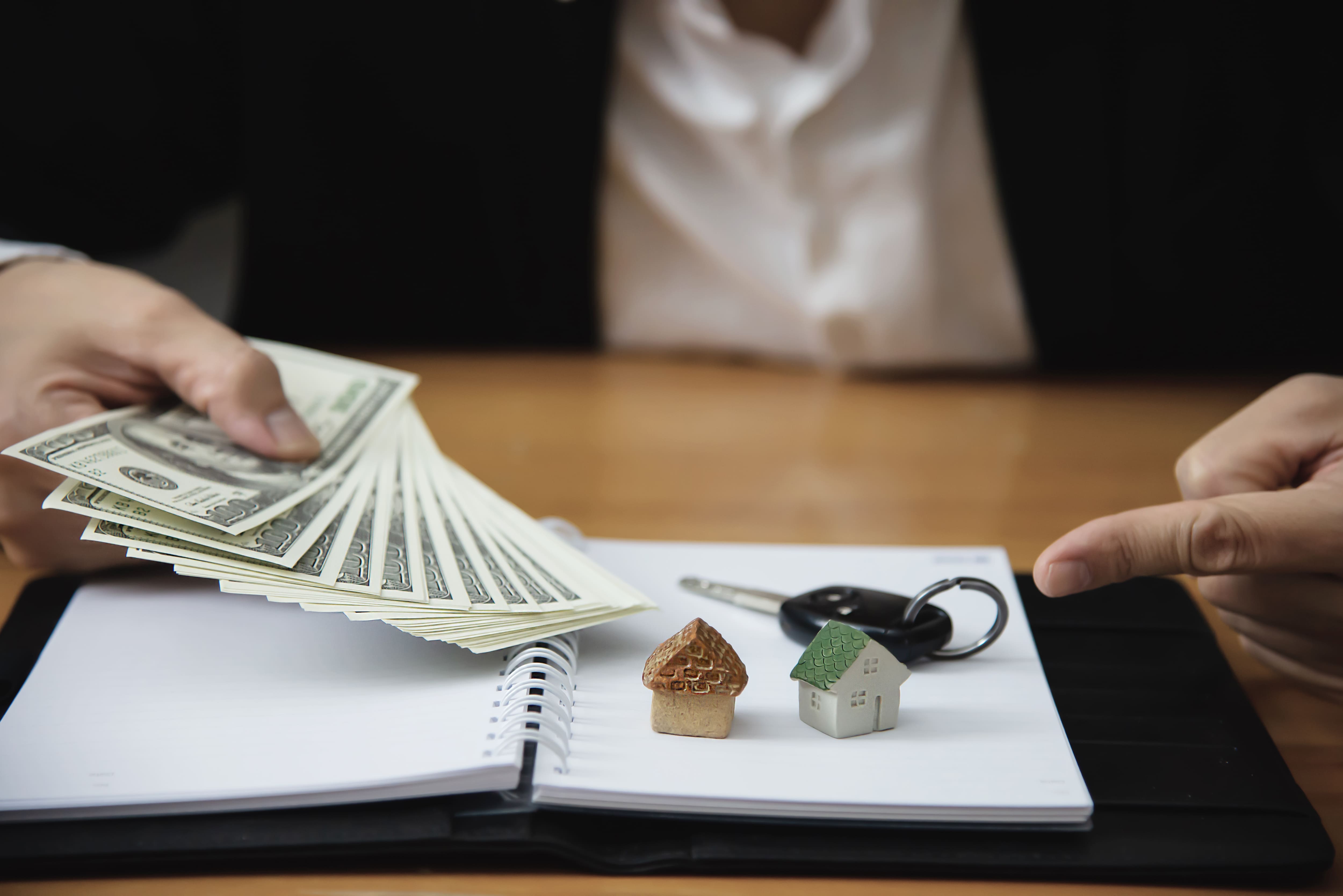 Mortgage vs Paying Cash: What Makes More Financial Sense?